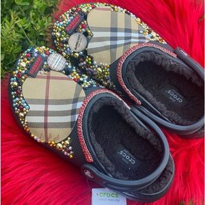 Custom crocs 🔥🔥